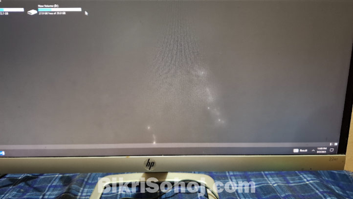 Asus Motherboard & HP Monitor with keyboard, Mouse.